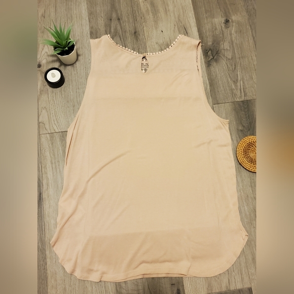 Blush colored cami from H&M - Picture 2 of 5